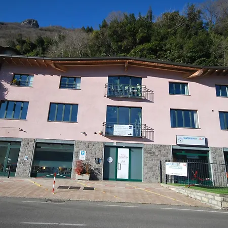 Andrea Olga House لاليو