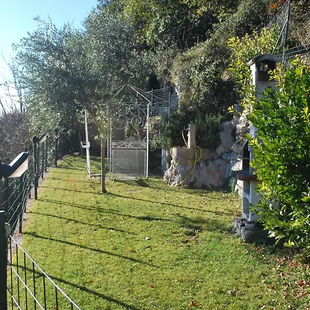 Andrea Olga House لاليو