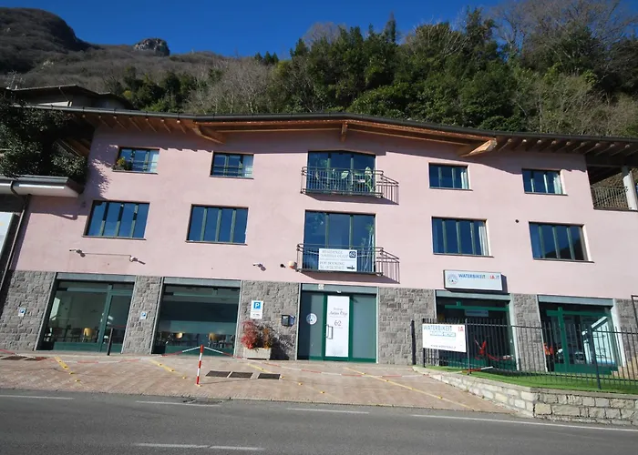 Andrea Olga House لاليو
