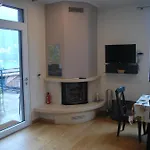 Andrea Olga House דירה לאליו